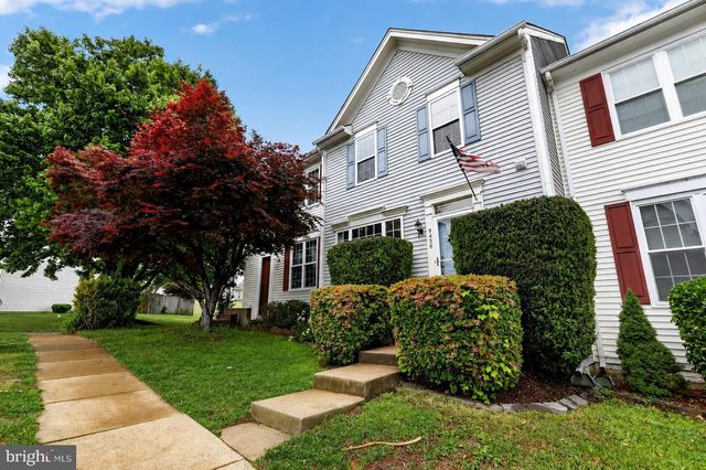 9438 BLACK HAWK CT, Manassas Park, VA 20111