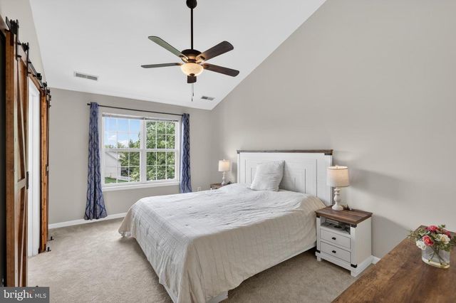 9438 BLACK HAWK CT, Manassas Park, VA 20111