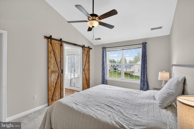 9438 BLACK HAWK CT, Manassas Park, VA 20111
