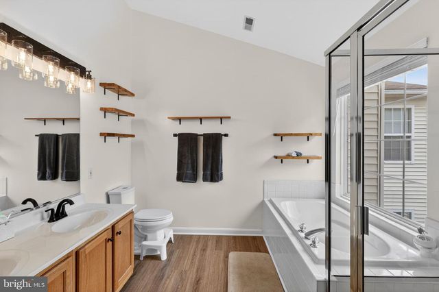 9438 BLACK HAWK CT, Manassas Park, VA 20111