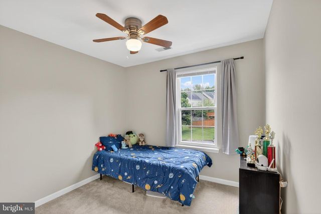 9438 BLACK HAWK CT, Manassas Park, VA 20111