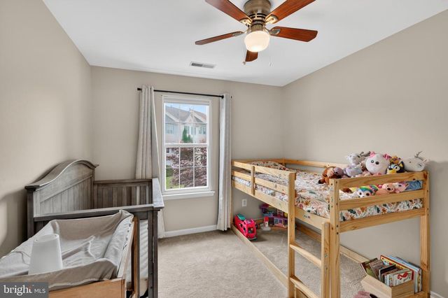 9438 BLACK HAWK CT, Manassas Park, VA 20111