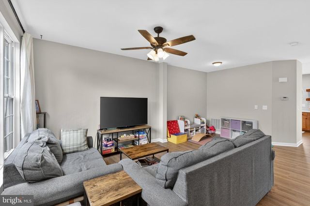 9438 BLACK HAWK CT, Manassas Park, VA 20111
