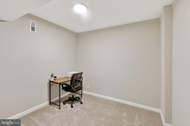 9438 BLACK HAWK CT, Manassas Park, VA 20111