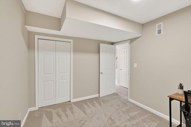 9438 BLACK HAWK CT, Manassas Park, VA 20111