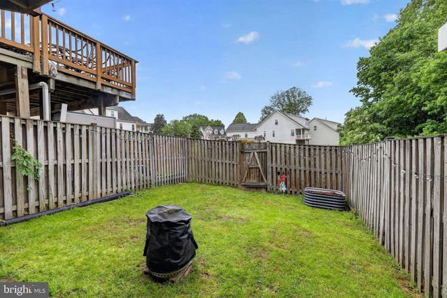 9438 BLACK HAWK CT, Manassas Park, VA 20111