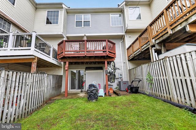 9438 BLACK HAWK CT, Manassas Park, VA 20111
