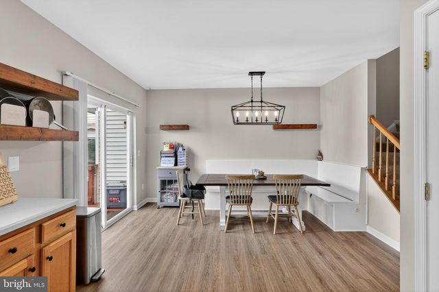 9438 BLACK HAWK CT, Manassas Park, VA 20111