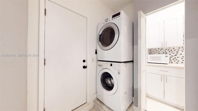 16247 SW 92nd Ter B, Miami, FL 33196