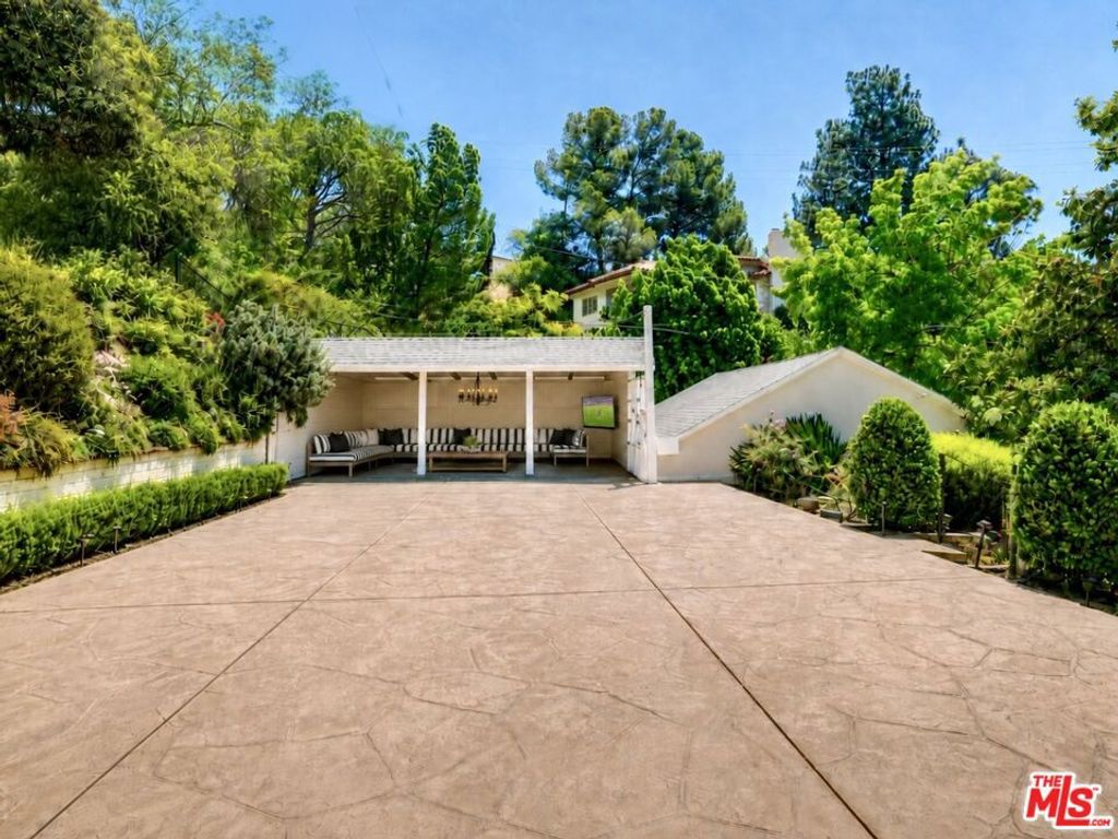 1627 Arbor Drive, Glendale, CA 91202 — photo 4
