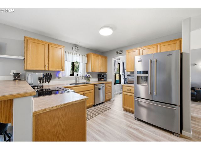 51673 Se 3RD St, Scappoose, OR 97056