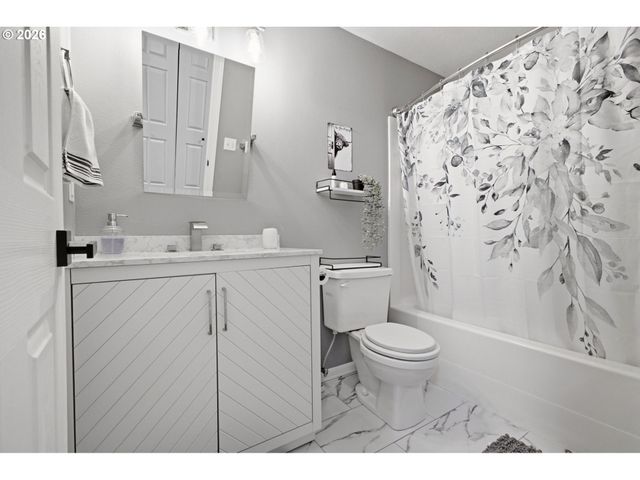 51673 Se 3RD St, Scappoose, OR 97056