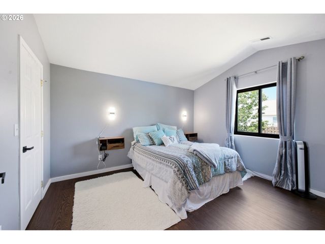 51673 Se 3RD St, Scappoose, OR 97056