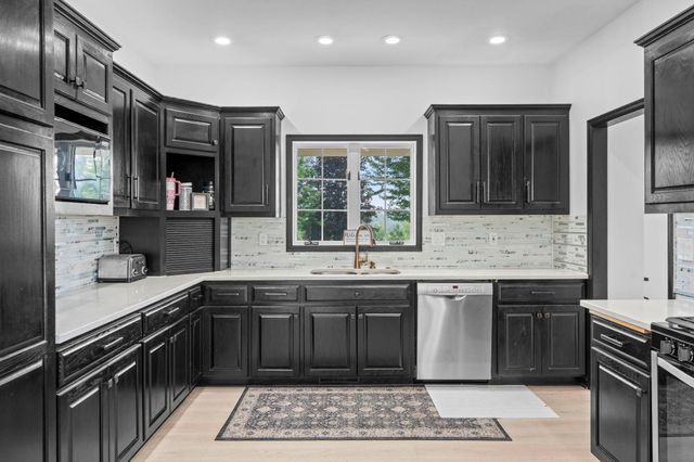 8785 E 275th Street, Elko New Market, MN 55020