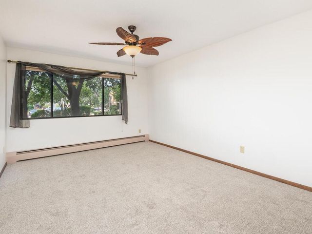 4101 Parklawn Avenue 130, Edina, MN 55435