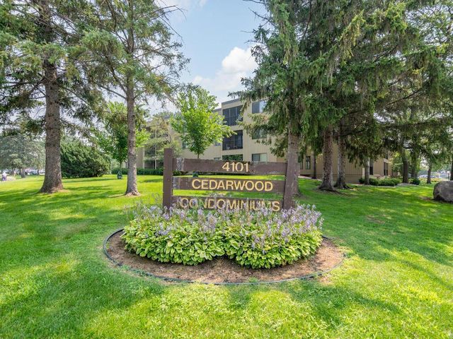 4101 Parklawn Avenue 130, Edina, MN 55435