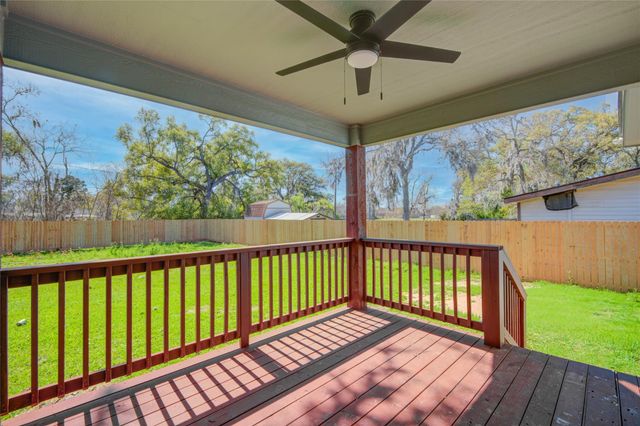 524 Magnolia Street, Lake Jackson, TX 77566