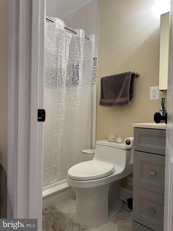 Image 8 of property listing at 11155 COLUMBIA PIKE #58, Silver Spring, MD 20901