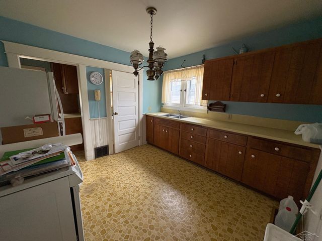 1757 Burnham Drive, Saginaw, MI 48602