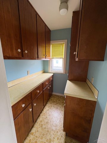 1757 Burnham Drive, Saginaw, MI 48602