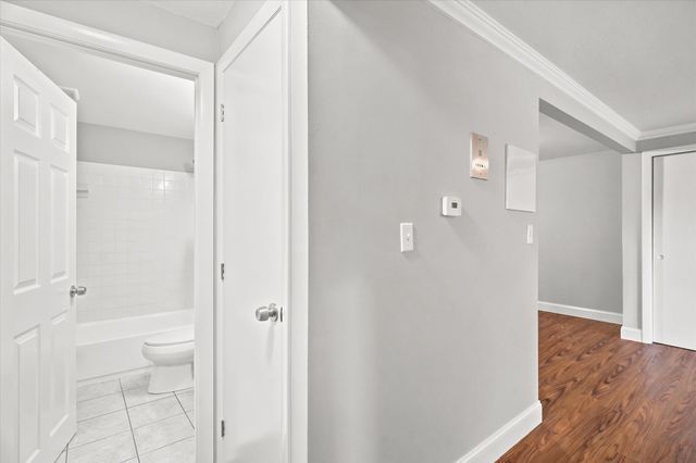 13 Cross Street 11, Chelmsford, MA 01863