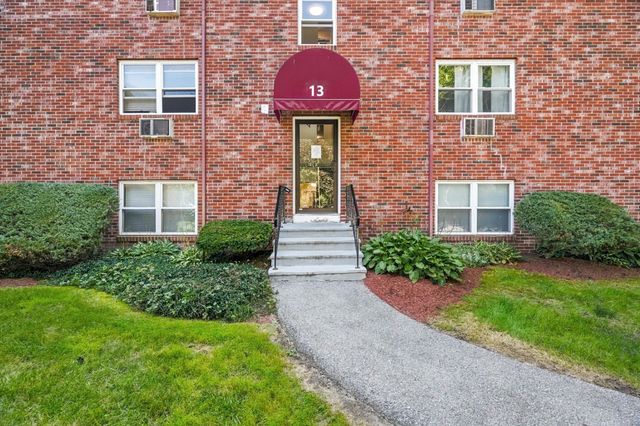 13 Cross Street 11, Chelmsford, MA 01863