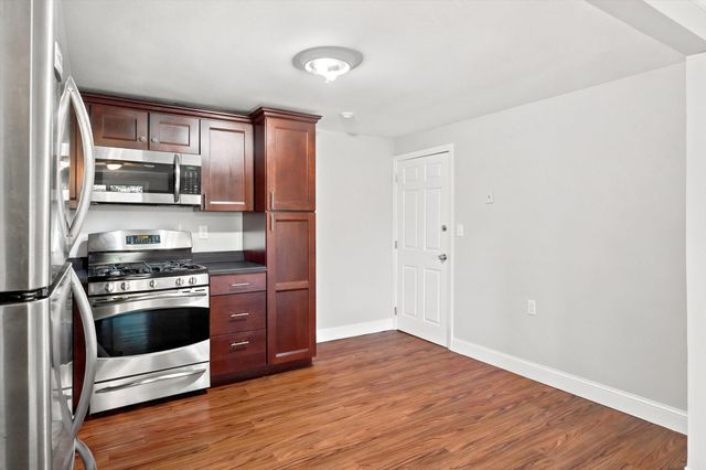 13 Cross Street 11, Chelmsford, MA 01863