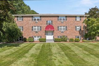 13 Cross Street 11, Chelmsford, MA 01863