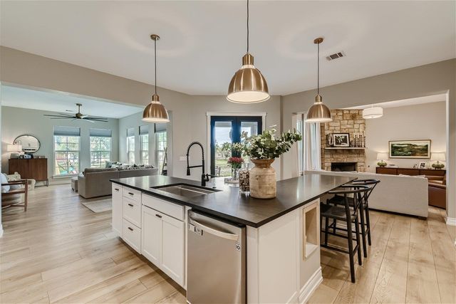 113 Vista View Trail TRL, Spicewood, TX 78669