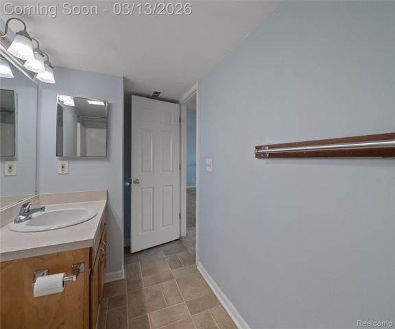 101 Fieldcrest St 204, Ann Arbor, MI 48103