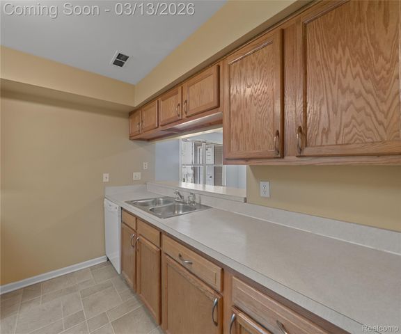 101 Fieldcrest St 204, Ann Arbor, MI 48103