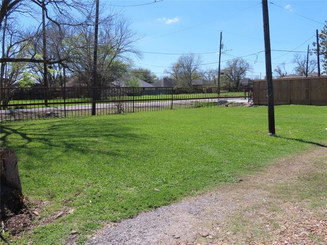 4235 Elmwood Street, Houston, TX 77051