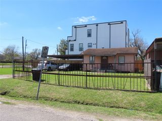 4235 Elmwood Street, Houston, TX 77051