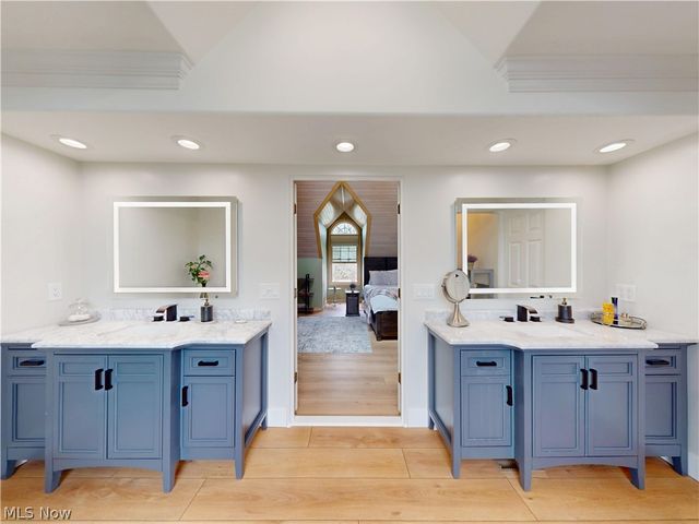 11205 Hampton Ridge Drive, Chardon, OH 44024