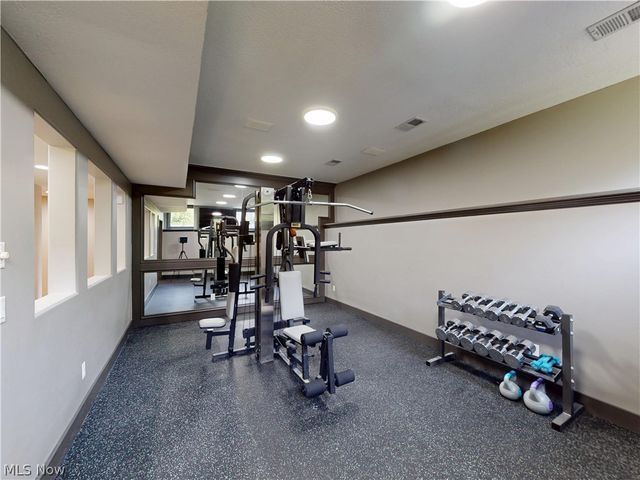 11205 Hampton Ridge Drive, Chardon, OH 44024