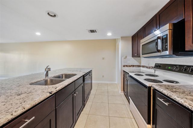 15575 Marina Drive 123A, Conroe, TX 77356