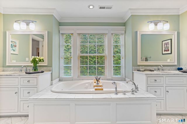 127 Spruce Street 127, Fairfield, CT 06890