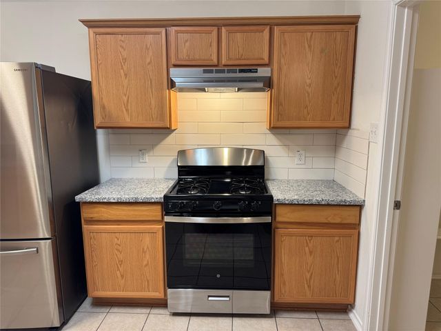 10 Druids Glen Place, The Woodlands, TX 77382