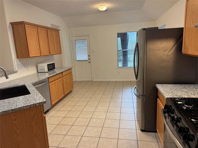 10 Druids Glen Place, The Woodlands, TX 77382