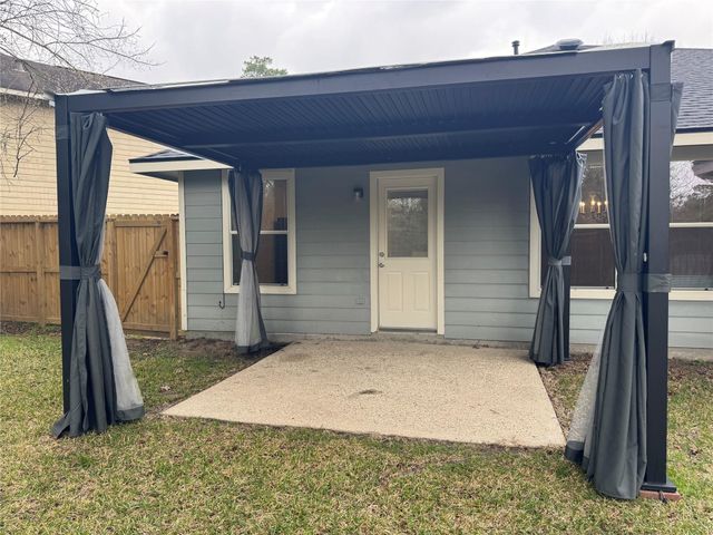 10 Druids Glen Place, The Woodlands, TX 77382