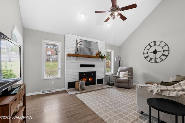 1321 HOFFMAN DRIVE, Jefferson City, MO 65101