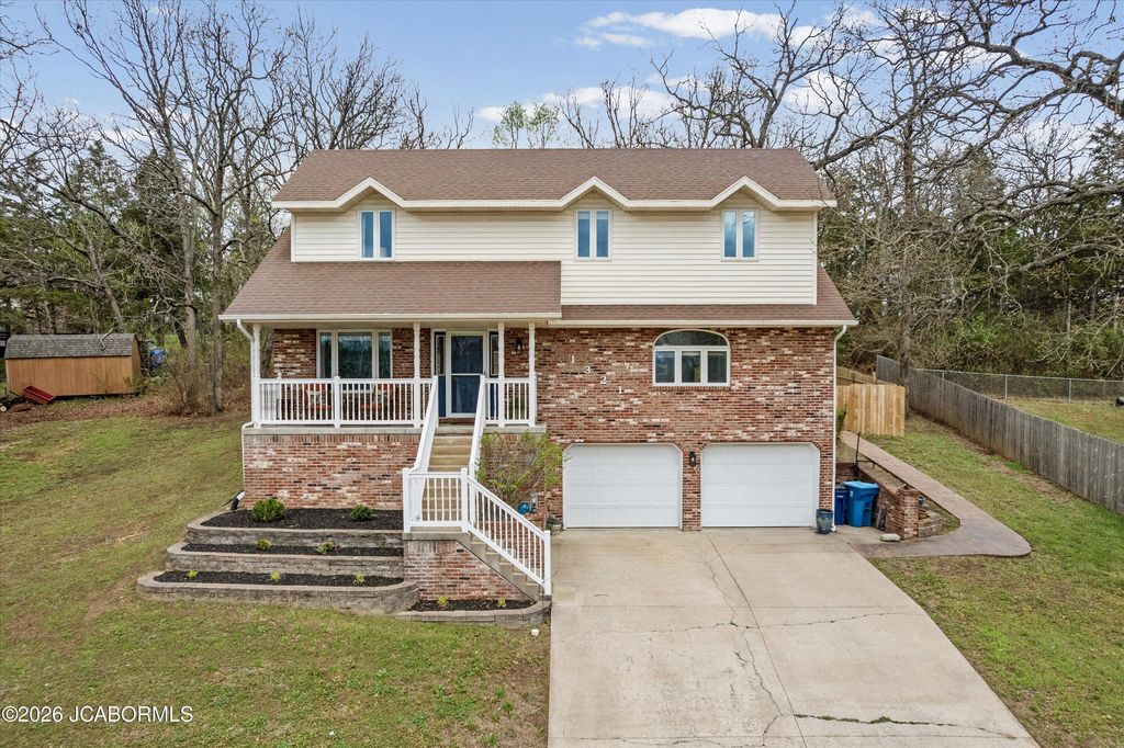 1321 HOFFMAN DRIVE, Jefferson City, MO 65101
