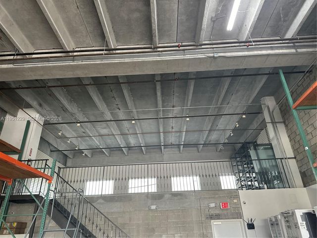 10850 NW 21st St 210, Sweetwater, FL 33172