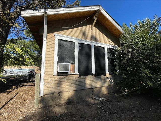 1617 6th Street, Brownwood, TX 76801