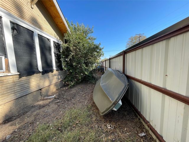 1617 6th Street, Brownwood, TX 76801