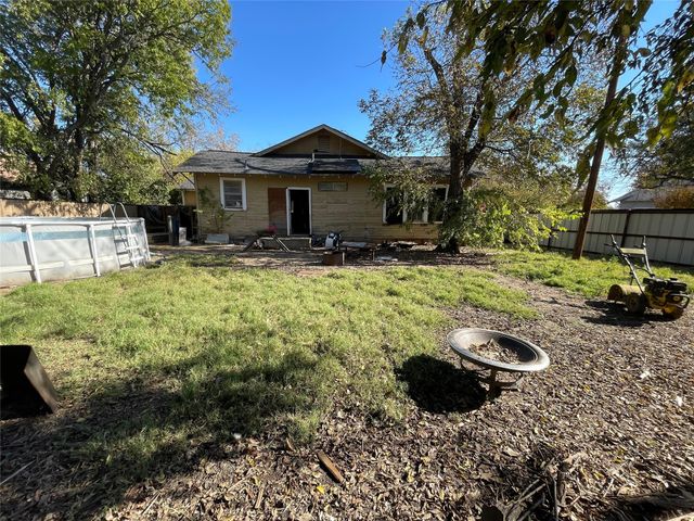 1617 6th Street, Brownwood, TX 76801