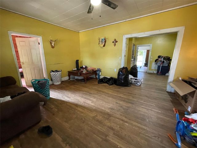 1617 6th Street, Brownwood, TX 76801