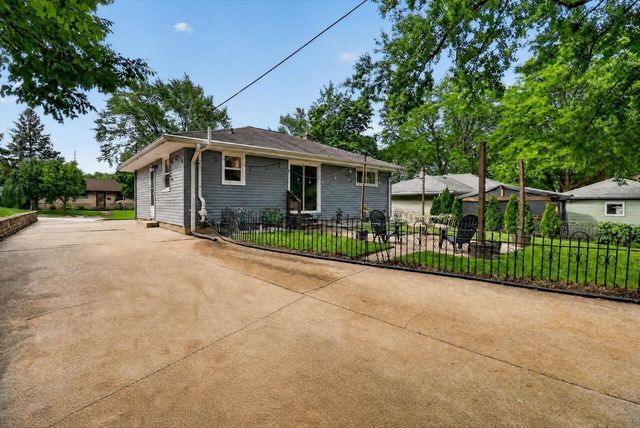 2222 Norton Avenue, Waukesha, WI 53188