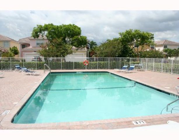 9711 NW 2nd Street, Coral Springs, FL 33071