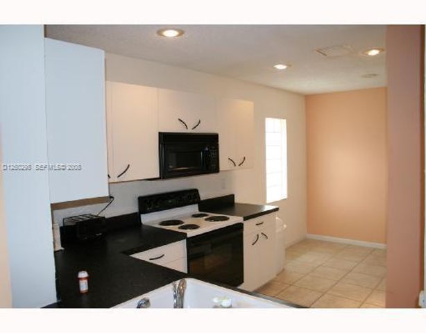 9711 NW 2nd Street, Coral Springs, FL 33071